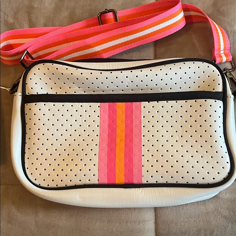 NWT Neoprene Purse - Picture 3 of 7